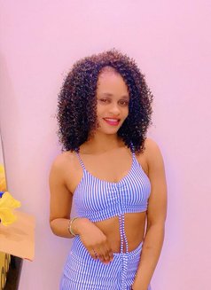 Miyah - escort in Riyadh Photo 3 of 7