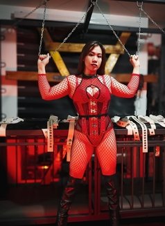 Mizzi Red - dominatrix in Manila Photo 8 of 9