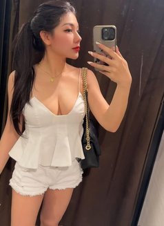 Mlinh - escort in Doha Photo 3 of 5