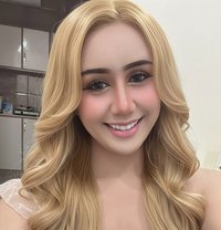 Avalible - Transsexual escort in Jeddah Photo 1 of 4