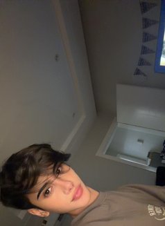 Mmtwink - Male escort in Dubai Photo 8 of 9