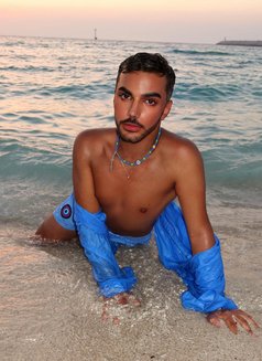 MN THE DOLL - Male escort in Dubai Photo 1 of 5