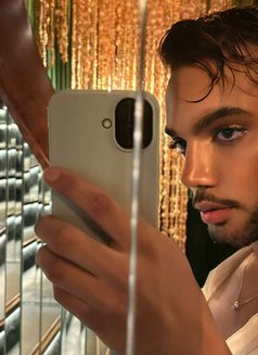 MN THE DOLL - Male escort in Dubai Photo 5 of 5