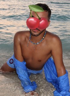 Mnn - Acompañantes masculino in Dubai Photo 1 of 2