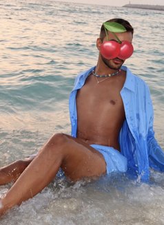 Mnn - Acompañantes masculino in Dubai Photo 2 of 2