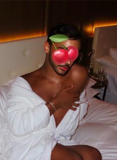 Mnn - Male escort in Dubai Photo 3 of 5