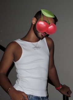 Mnn - Male escort in Dubai Photo 4 of 5