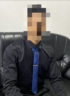 Amir sexy looking man for the ladies - Male escort in Kandy Photo 1 of 10