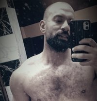 Mo Heo - Male escort in Alexandria