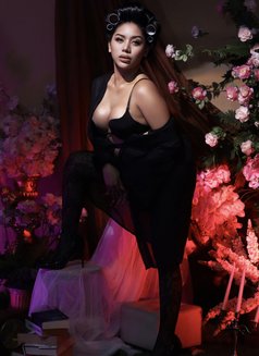 Mo Ka Ng - Transsexual escort in Manila Photo 2 of 14