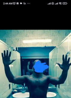 Mode - Male escort in Dubai Photo 1 of 4