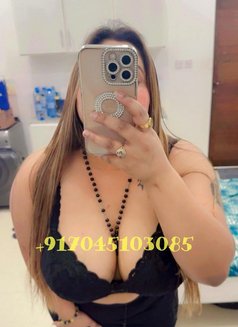 Model Ankita - puta in Doha Photo 2 of 5