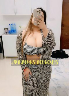 Model Ankita - puta in Doha Photo 5 of 5