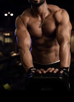 Model Coordinator - Acompañantes masculino in Mumbai Photo 1 of 1