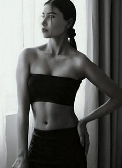 Model Escort Jasmine - puta in Dubai Photo 2 of 2