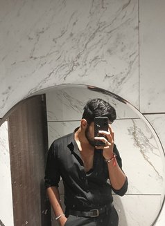 Model Kabir - Male escort in Pune Photo 6 of 7