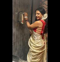 Model Maina - Transsexual escort in Hyderabad Photo 8 of 8