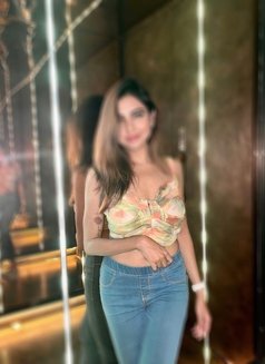 Professional meeting and cam sessions - escort in Mumbai Photo 1 of 4