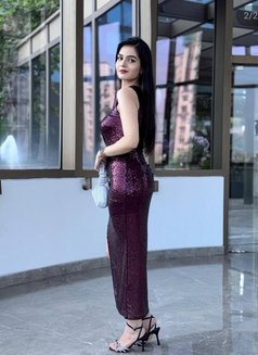 Model Pooja - puta in Doha Photo 4 of 6