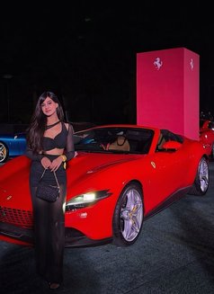 Model Pooja - puta in Doha Photo 1 of 11