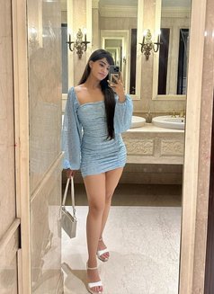 Model Pooja - puta in Doha Photo 8 of 11