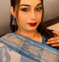 Modhumondal - Acompañantes transexual in Mumbai