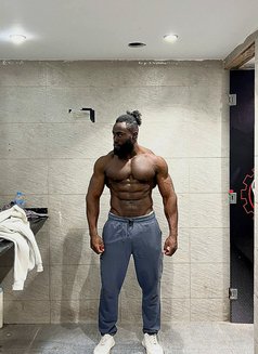 Moe♤ - Male escort in Cairo Photo 6 of 7