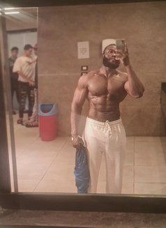 Moe♤ - Male escort in Cairo Photo 7 of 7