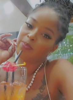 Moet - puta in Barbados Photo 1 of 2