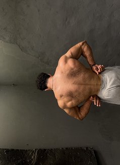Moha Massage - Acompañantes masculino in Riyadh Photo 7 of 7