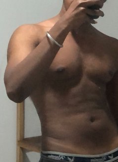 Mohamad 2006 - Acompañantes masculino in Colombo Photo 2 of 2