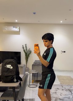 Mohamad - Male escort in Riyadh Photo 3 of 10
