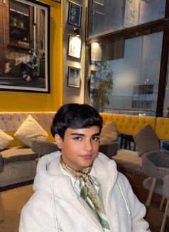 Mohamad - Male escort in Riyadh Photo 4 of 10