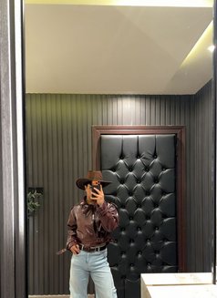 Mohamad - Male escort in Riyadh Photo 6 of 10