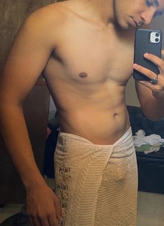 Mohamed - Acompañantes masculino in Cairo Photo 2 of 2