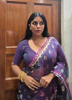 Mohini - escort in Surat Photo 1 of 1