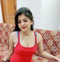 Mohini Gupta - puta in Ahmedabad