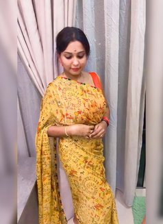 Mohini - puta in Rajkot Photo 1 of 2