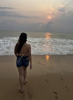 Mohini - puta in Surat Photo 4 of 5