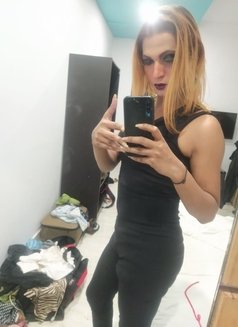 Mohini - Transsexual escort in Mumbai Photo 5 of 23