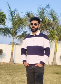 Mohit - Acompañantes masculino in New Delhi Photo 14 of 17