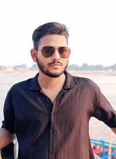 Aakash Just arrived from Dubai to Delhi - Acompañantes masculino in Gurgaon Photo 5 of 6