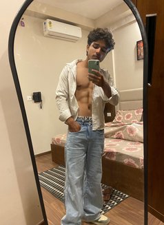 Mohit - Acompañantes masculino in Noida Photo 1 of 3