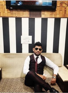 Mohon - Male escort in Kolkata Photo 4 of 4