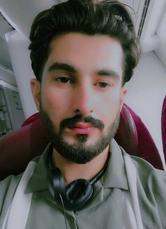 Mohsin Riaz - Acompañantes masculino in Riyadh Photo 1 of 6