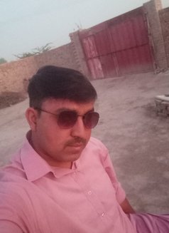 Mohsinjuttt - Acompañantes masculino in Multān Photo 1 of 1