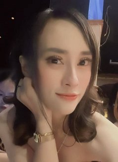 Moji - escort in Beirut Photo 4 of 5