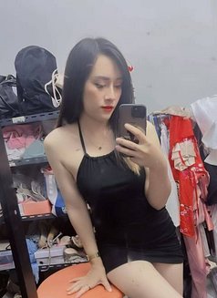 Moji - escort in Beirut Photo 5 of 5