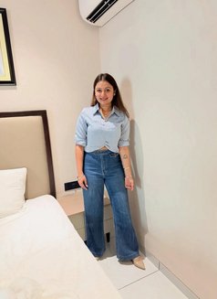 Mokshita - puta in Kochi Photo 1 of 3