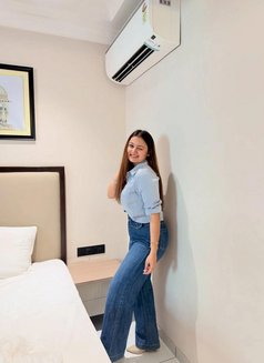 Mokshita - puta in Kochi Photo 2 of 3